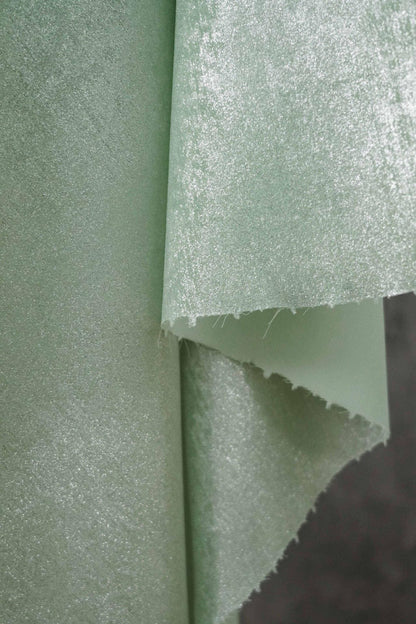 Tissu mousseline jacquard or métallisé ��" Matière fluide et ample