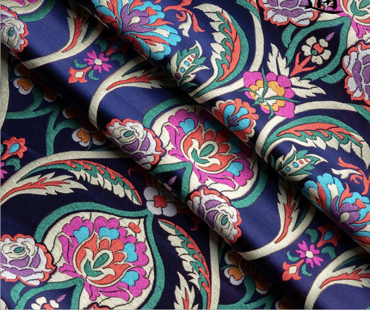 Tissu brocart de soie à motifs floraux (largeur 75 cm) : Ameublement et couture