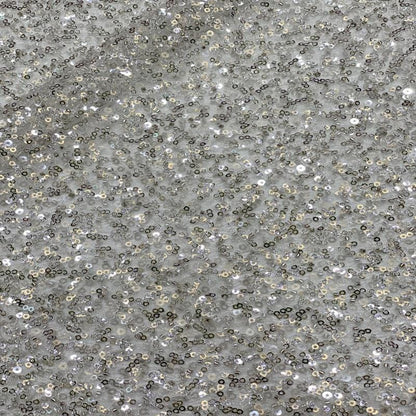 Tissu brodé de sequins et de cristaux : 124 cm de large, matériau pour robe de bal de créateur