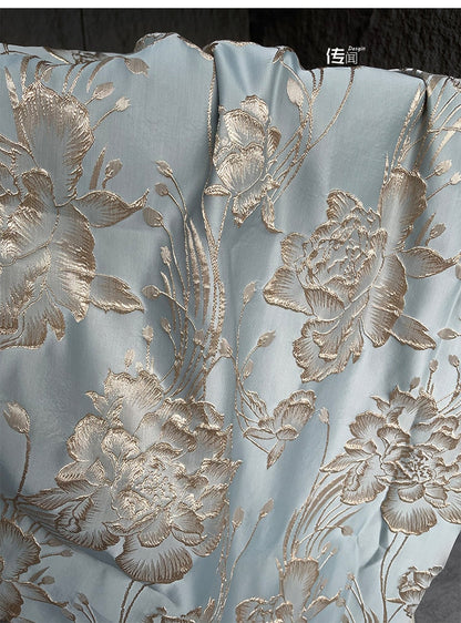 Tissu jacquard floral brodé or : 57 po de largeur, revêtement de créateur
