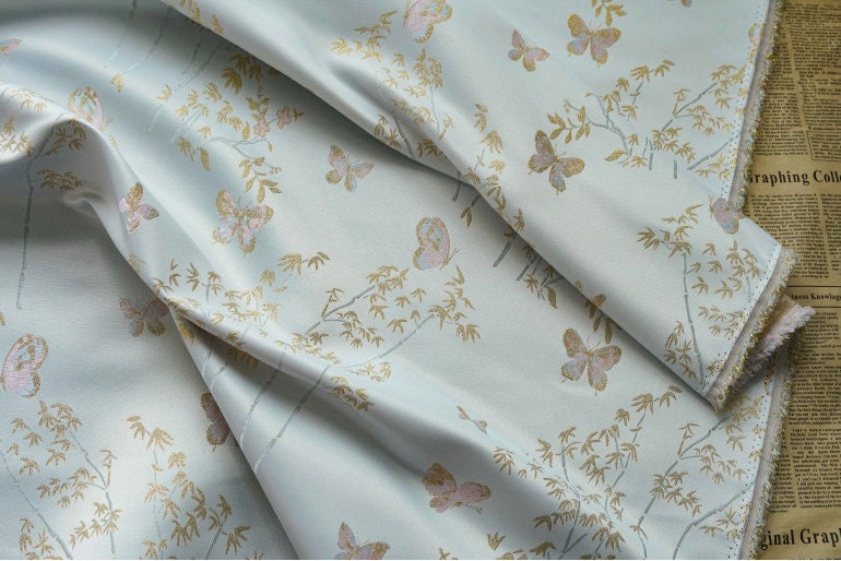 Tissu brocart papillon : Tissu kimono Nishijin à fil d'or (au mètre)