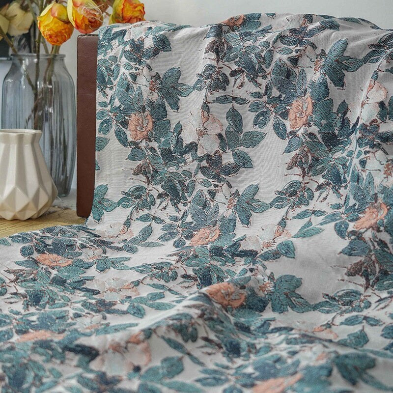 Tissu jacquard lurex à motif floral : revêtement tissé en relief 3D, 165 cm de large