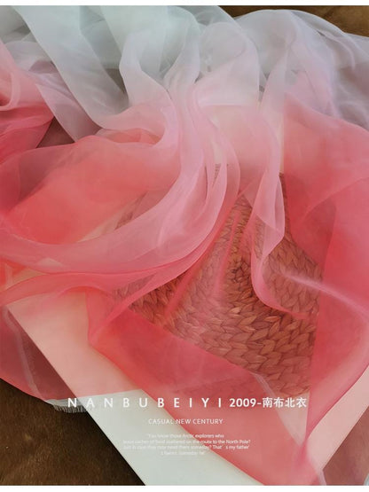 Tissu organza à dégradé de couleurs : 150 cm de large, tissu transparent de créateur