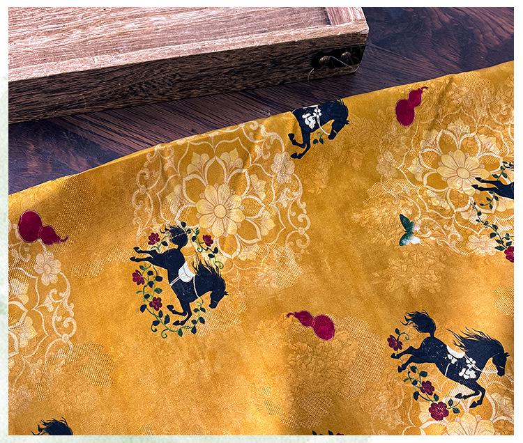 Tissu de soie jacquard motif cheval de rêve ��� Xiangyun Sha ��� Matelassage, Décoration intérieure, Grande largeur