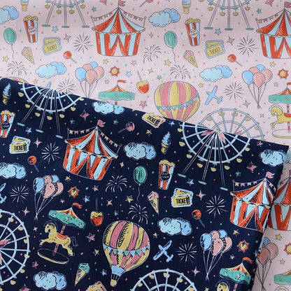 Tissu en coton imprimé carnaval, idéal pour la couture.