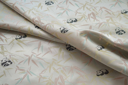 Tissu satiné brocart panda : 65 pouces de large, style couture chinoise