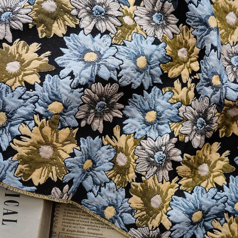 Tissu jacquard à motif floral : mélange de rayonne style vintage (160 cm de large)