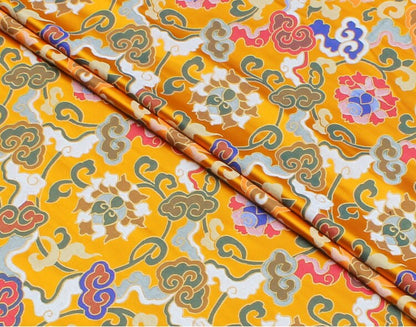 Tissu brocart de lotus tibétain : broderie satinée rouge, 71 cm de large