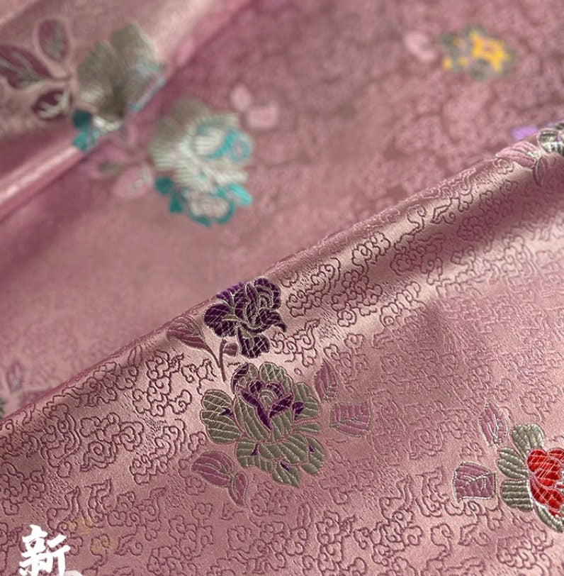 Tissu brocart à fleurs de prunier roses : Rayonne Cheongsam Qipao Matériel de couture