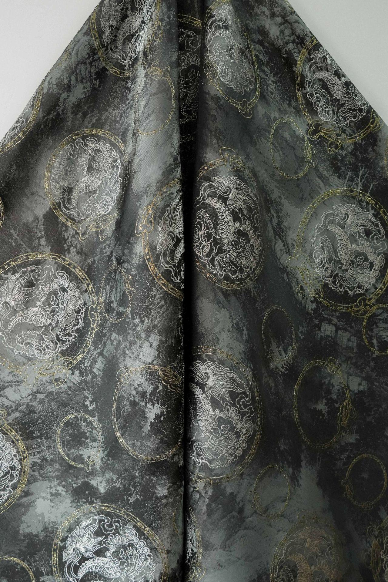 Tissu brocart Nishijin Ori : motif pavillon japonais, 152 cm de large, mélange de rayonne