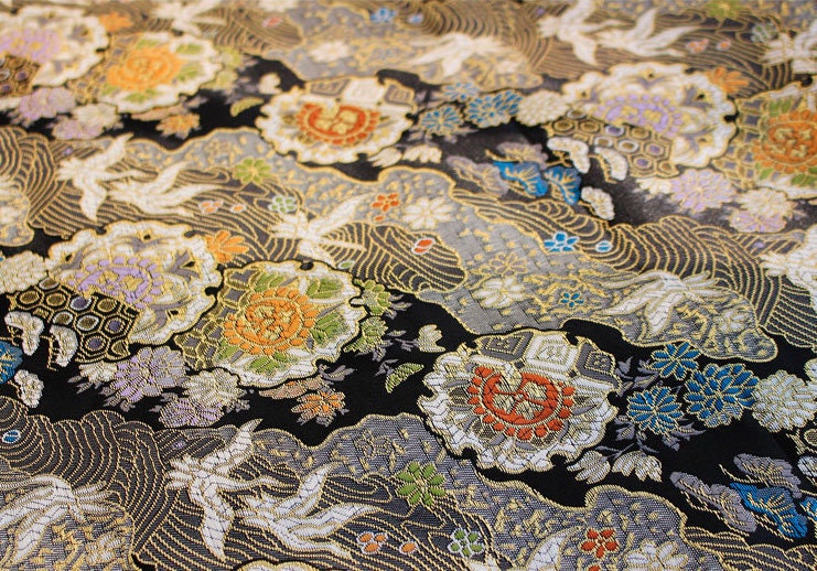 Tissu Kinran de Nishijin Crane : Brocart de soie jacquard damassé noir (largeur 59")