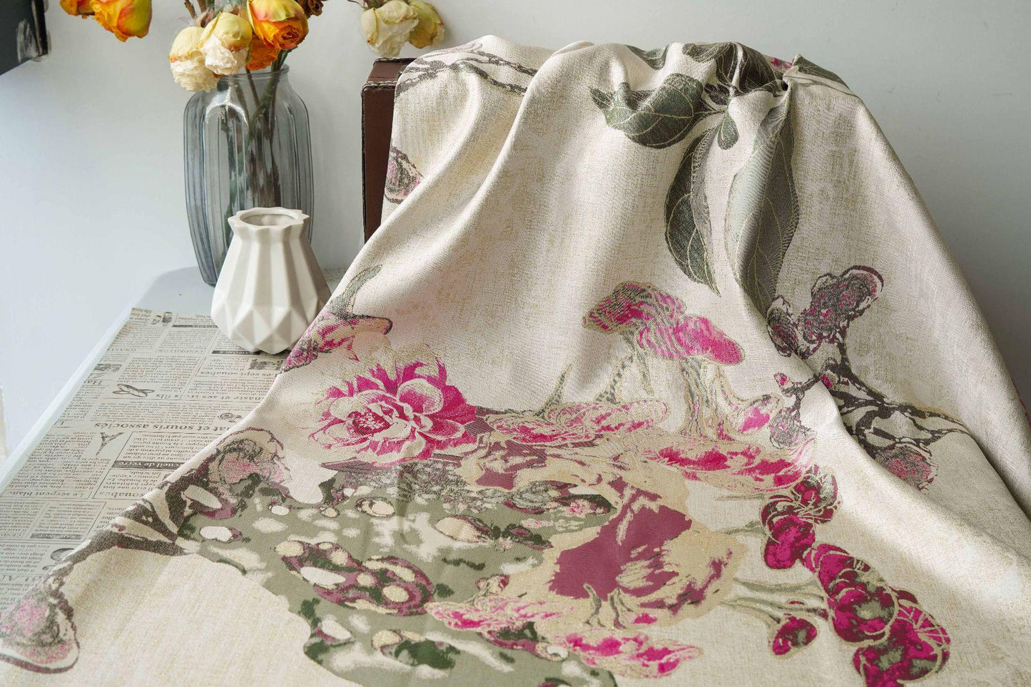 Tissu jacquard brocart doré à motifs floraux, tissu pour costumes Hanfu, tissu pour rideaux et ameublement, largeur 60 pouces