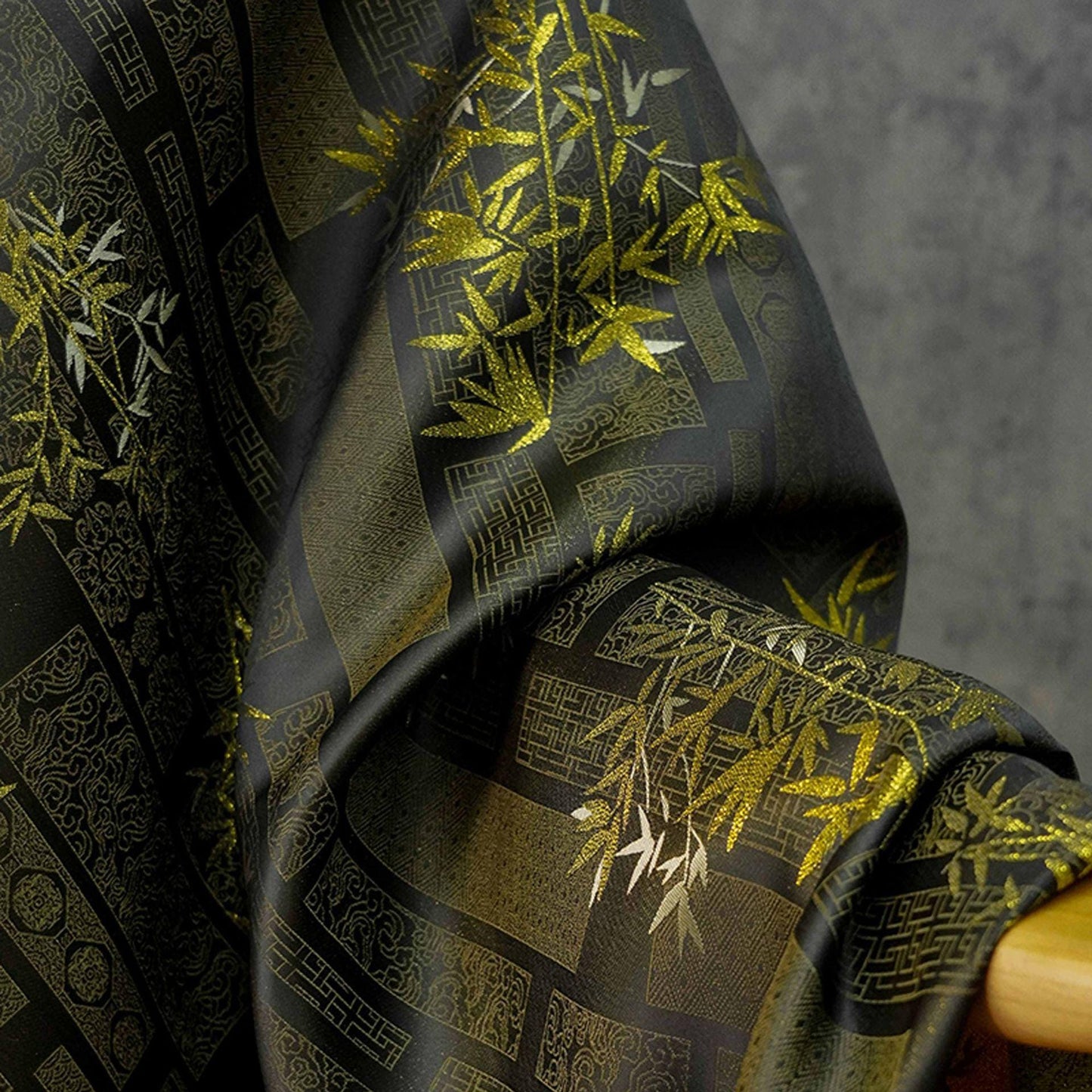 Tissu brocart jacquard en bambou métallisé : damas japonais de 150 cm de large, vendu au mètre