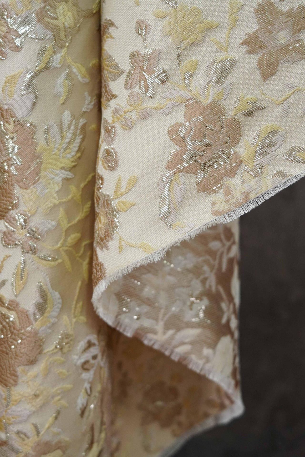 Tissu jacquard à fil argenté : tissu d'ameublement 3D vintage et pour robes de bal