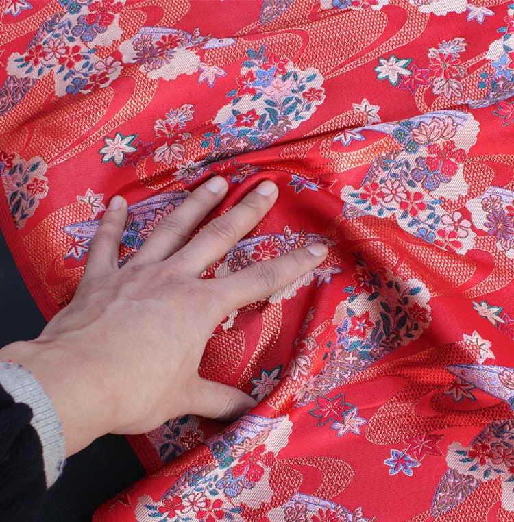 Tissu brocart japonais Nishijin : Jacquard de soie et rayonne à motif de fleurs de cerisier et d'eau vive