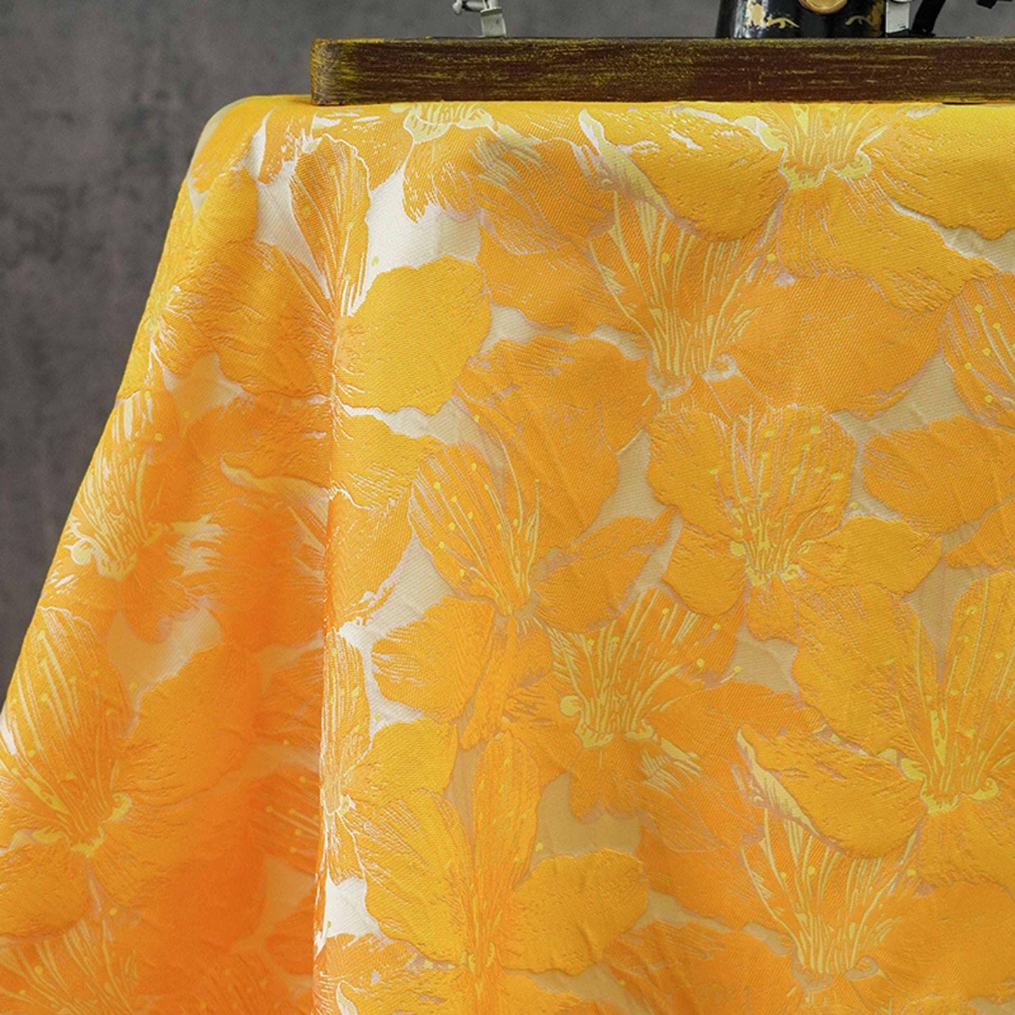 Tissu jacquard floral 3D orange et jaune en relief ��� Ameublement décoratif, rideaux, confection de vêtements, textiles de mode"Large