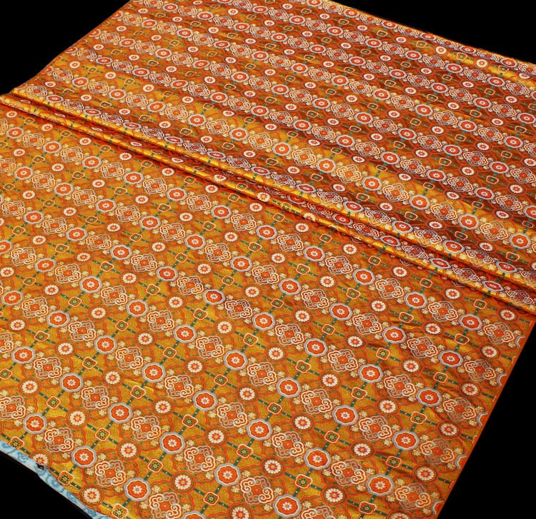 Tissu brocart de soie chinois : 147 cm de large, motif Sihe pour la couture et la décoration