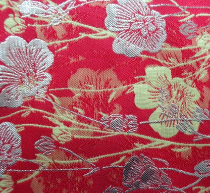 Tissu jacquard doré à motif floral : texture peinture à l’huile 3D, 145 cm de large