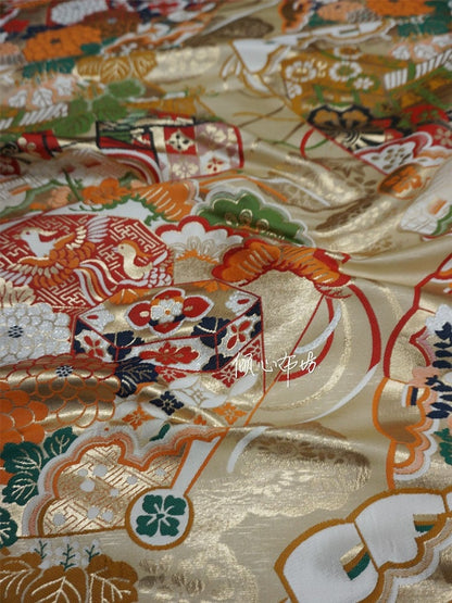 Tissu Kinran de Nishijin Crane : Brocart damassé jacquard doré (largeur : 75 cm)