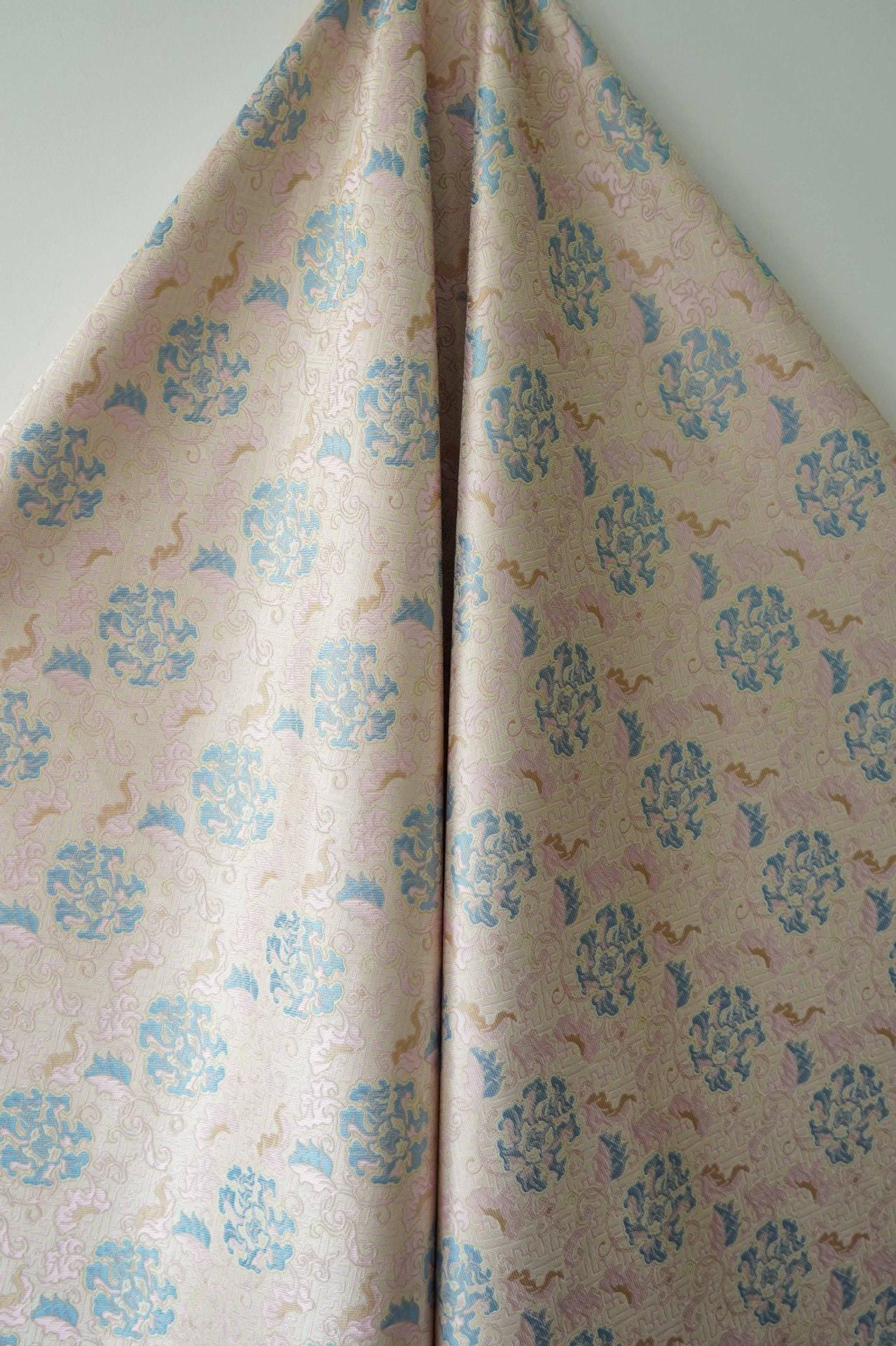 Tissu brocart à motif pivoine : 55 pouces, style tibétain impérial