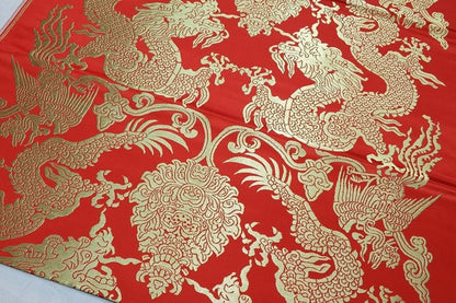 Tissu brocart de soie Double Dragon : Tissu Cheongsam rouge et or (29" de large)