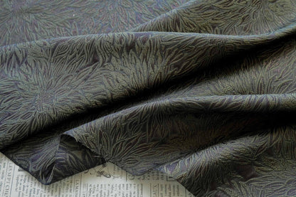 Tissu jacquard floral en relief : matériau d'ameublement de 140 cm de large