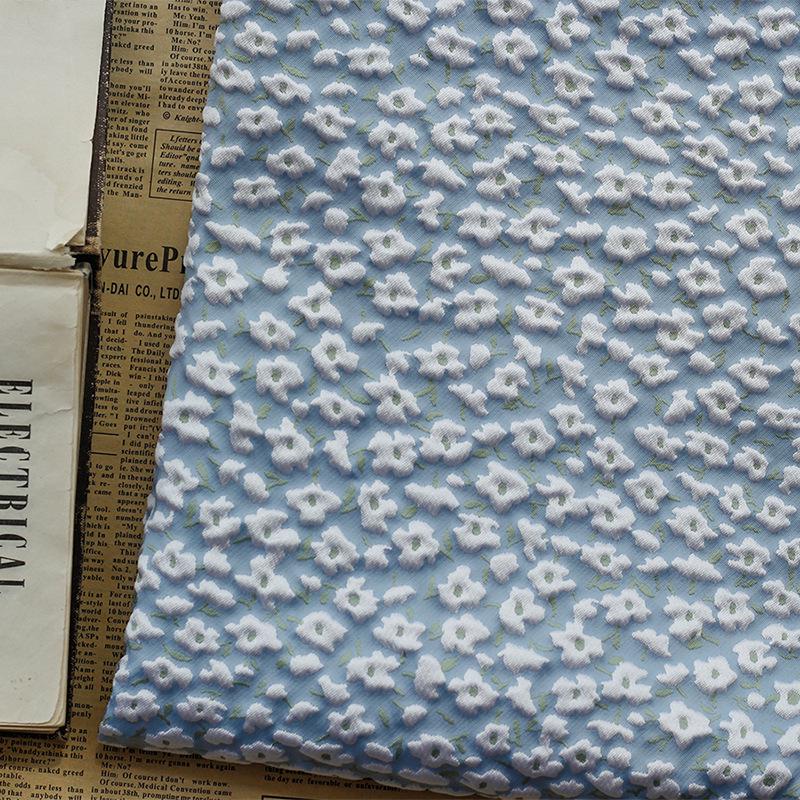 Tissu jacquard floral en relief : texture rigide 3D, largeur 135 cm (53 po) – Mélange de rayonne