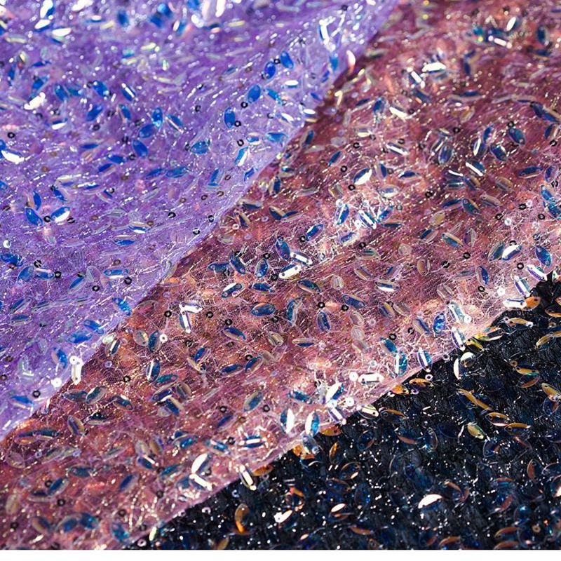 Robe de bal en dentelle à sequins colorés : motif Symphony Gradient Beads, largeur 124 cm