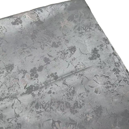Tissu brocart papillon gris argenté - Jacquard élégant, 147 cm de large