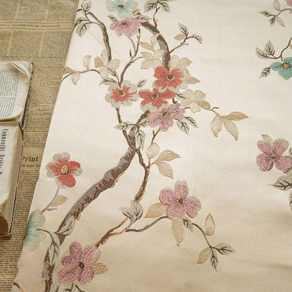 Tissu brocart Fleur de Prunier : Jacquard de rayonne champagne, 150 cm de large