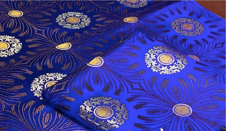 Brocart de soie à motif floral : ameublement et couture, largeur 75 cm