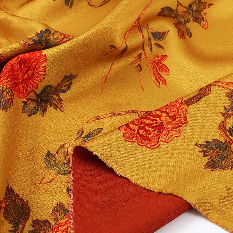 Tissu en rayonne de soie imprimé de fleurs de vigne jaune gingembre, largeur 59 pouces