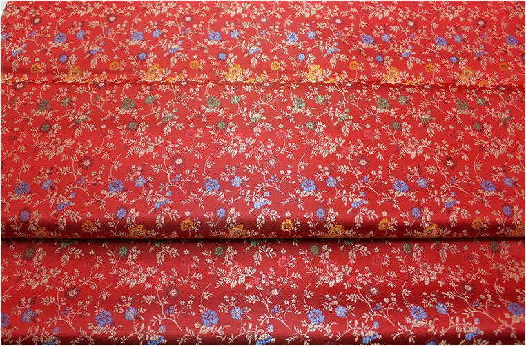 Tissu brocart chinois à motifs floraux : mélange de soie et de rayonne, 89 cm de large