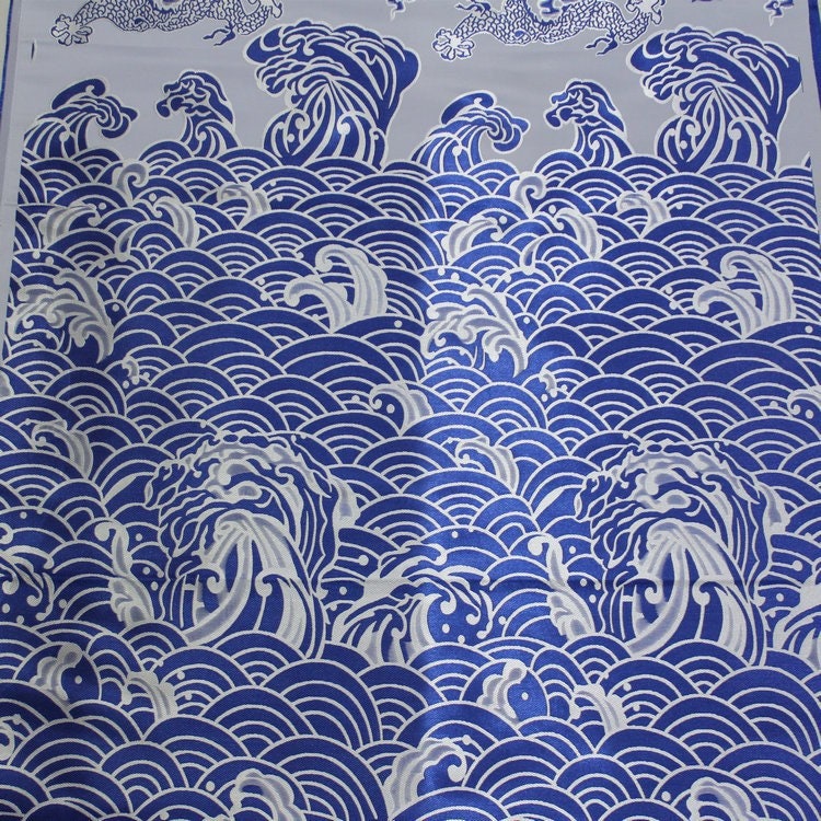 Tissu satin jacquard bleu et blanc à motif dragon : décoration de costume royal chinois