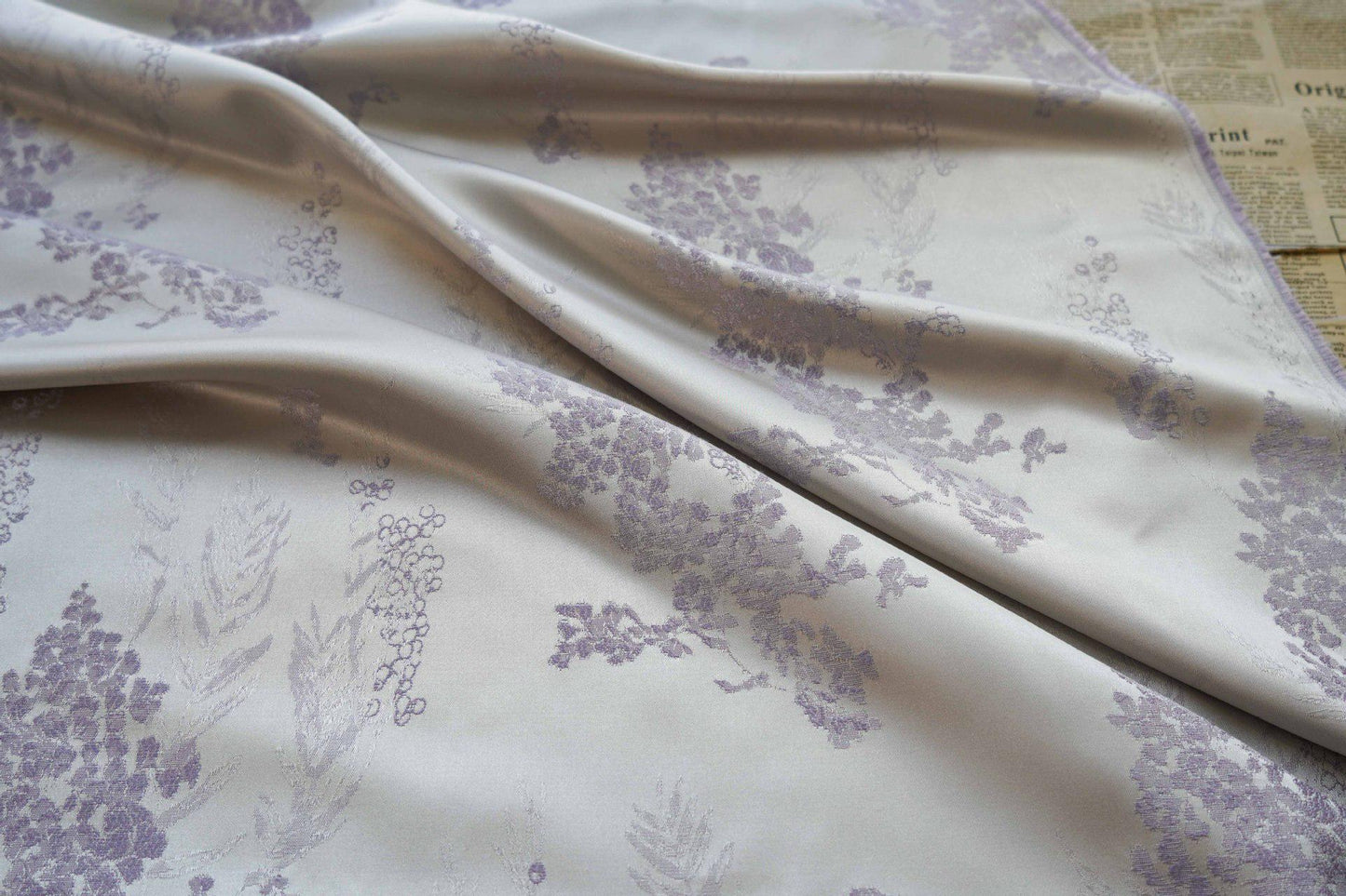 Tissu brocart jacquard à motif floral vintage - 150 cm de large