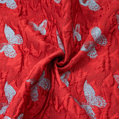 Tissu jacquard rouge à motifs papillons : 117 cm de large, tissu d'ameublement et de costumes