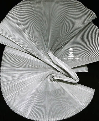 Tulle plissé : texture brillante et froissée, 150 cm de large