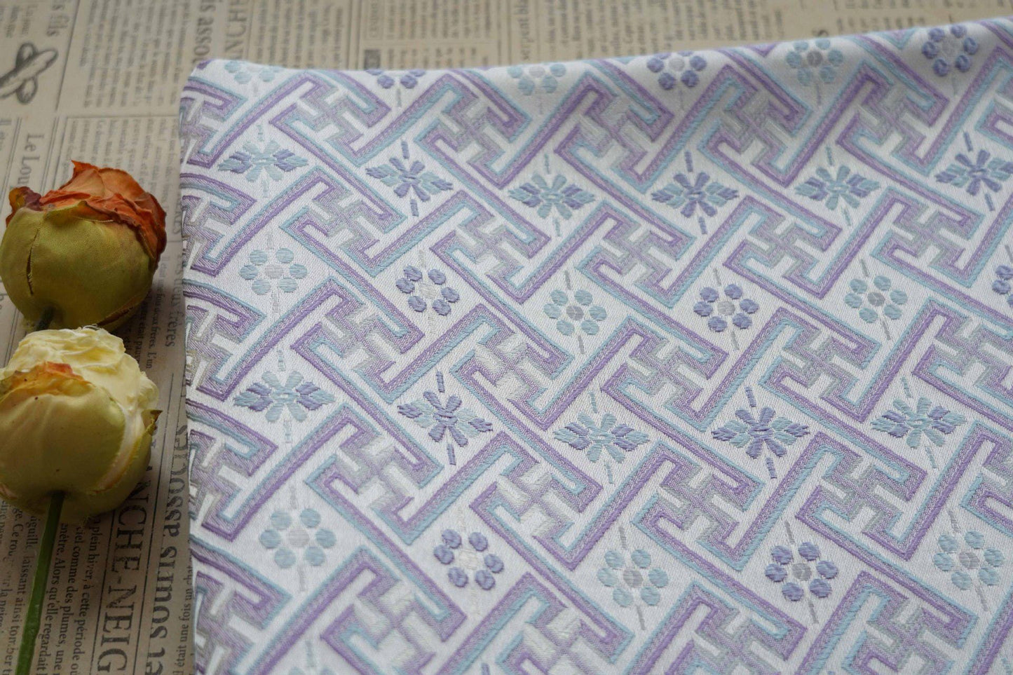 Tissu damassé jacquard Wanji : revêtement d’ameublement japonais violet et bleu, 147 cm de large