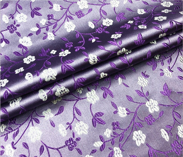 Tissu brocart à motifs floraux : mélange de soie et rayonne à motif gypsophile chinois, 150 cm de large