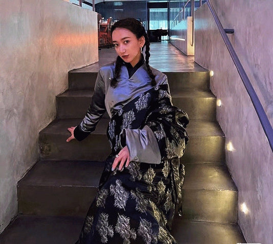 Brocart à plumes de paon : soie chinoise magenta, pour l’ameublement et la couture – au mètre