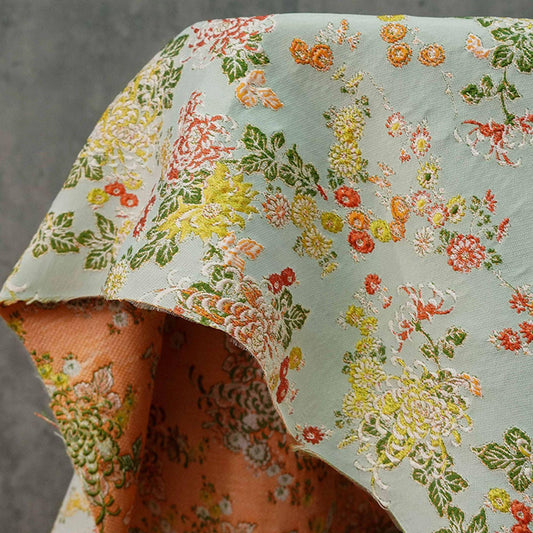 Tissu jacquard Bana : texture 3D, mélange rayonne-polyester, largeur 140 cm