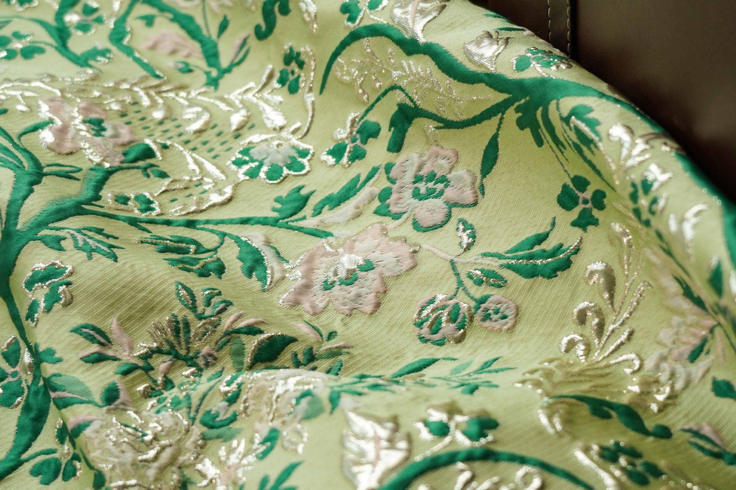 Gold Thread Jacquard Fabric: Retro Floral Upholstery, Costume, Decor