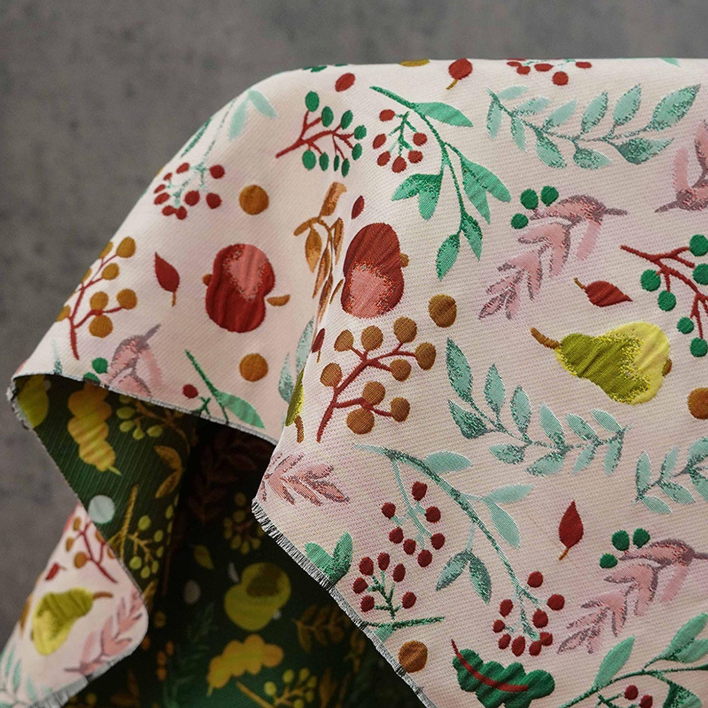 Nature-Inspired Embossed Leaf Jacquard Fabric ��� Refreshing Fruit Leaf Design for Handbags & Accessori"Wide