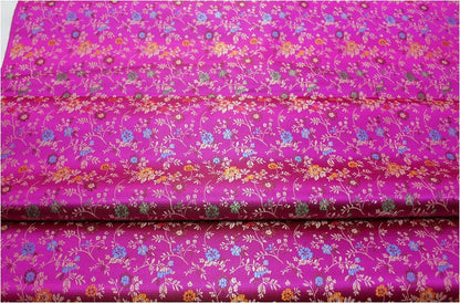 Tissu brocart chinois à motifs floraux : mélange de soie et de rayonne, 89 cm de large