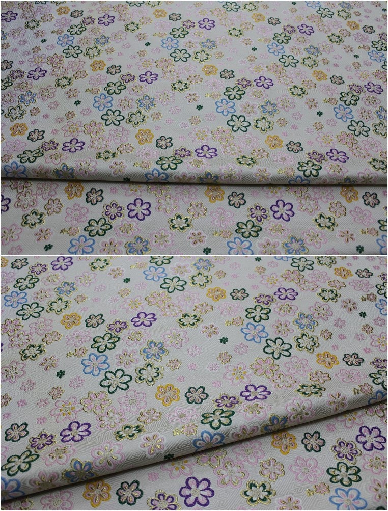 Tissu brocart jacquard à fleurs de cerisier : mélange de soie et de rayonne japonaises