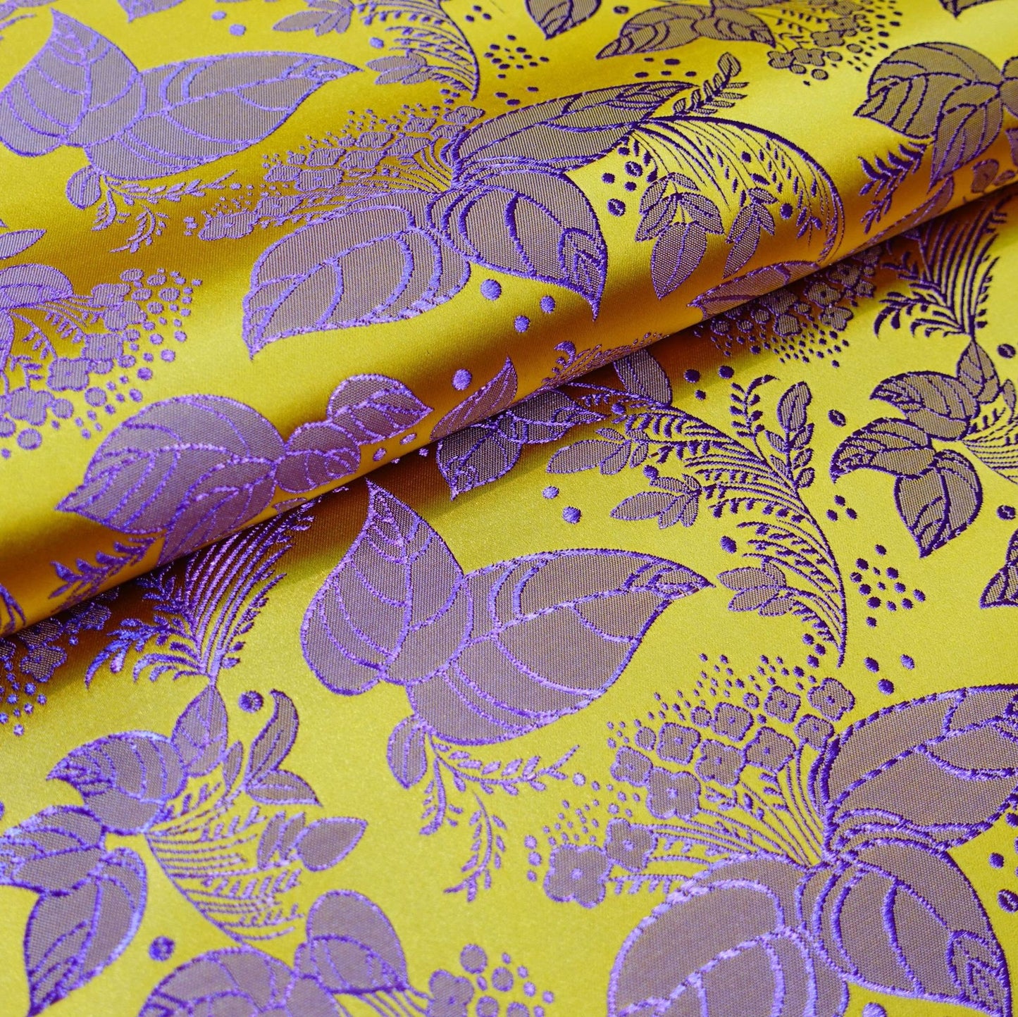Brocart de soie à motif feuilles d'arbre, pour la confection de vêtements et d'articles d'ameublement - Largeur : 114 cm