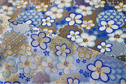 Tissu Sakura Kinran : Brocart à fils d'or, tissu de couture japonais (57 pouces de large)