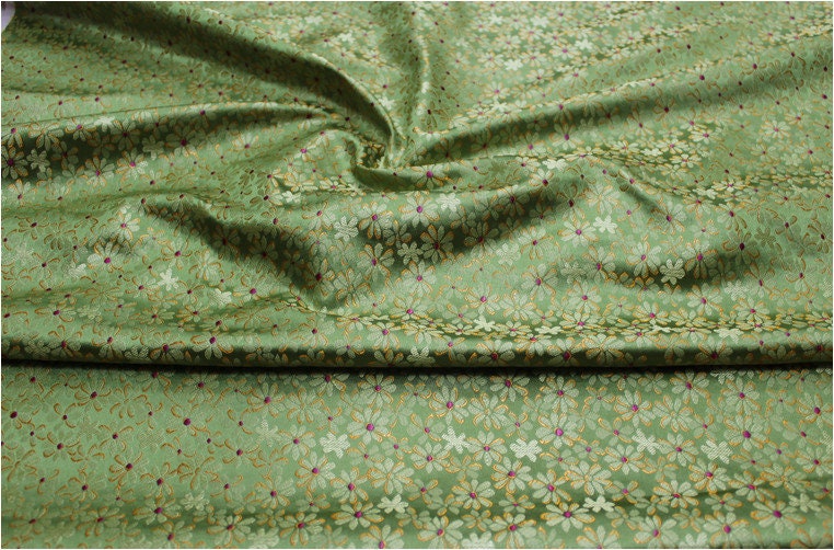 Tissu brocart à marguerites : mélange de soie et de rayonne pour cheongsam et qipao chinois