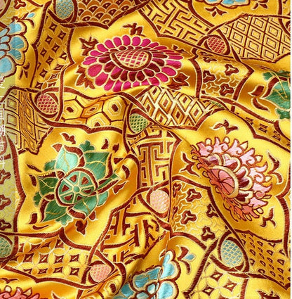 Tissu brocart à fleurs précieuses : Ameublement, matelassage et couture bouddhistes colorés