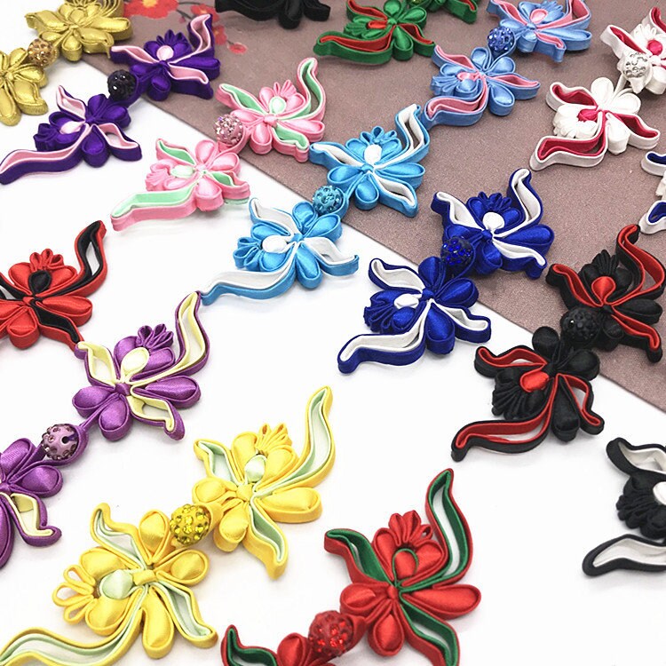 Handmade Satin Chinese Knot Buttons: Cheongsam Frog Closures